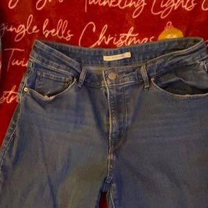 Levi’s classic mid rise skinny Jean